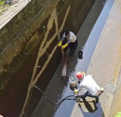 横林镇污水池堵漏